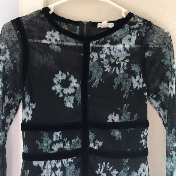 Nordstrom lace dress with velvet details - Picture 2 of 4